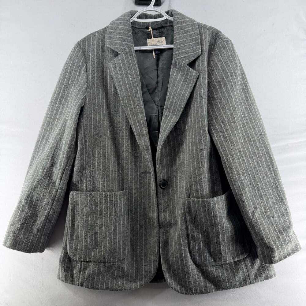 1592 Universal Thread Pinstripe Blazer Size L Gray